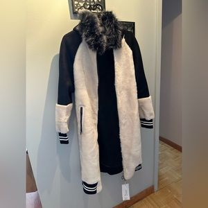 NEW Faux Fur Coat with Alpaca Fur Hood, double-sided, Size S/M